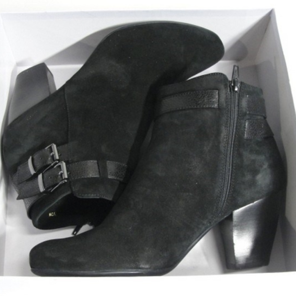 New Vaneli Jill Black suede